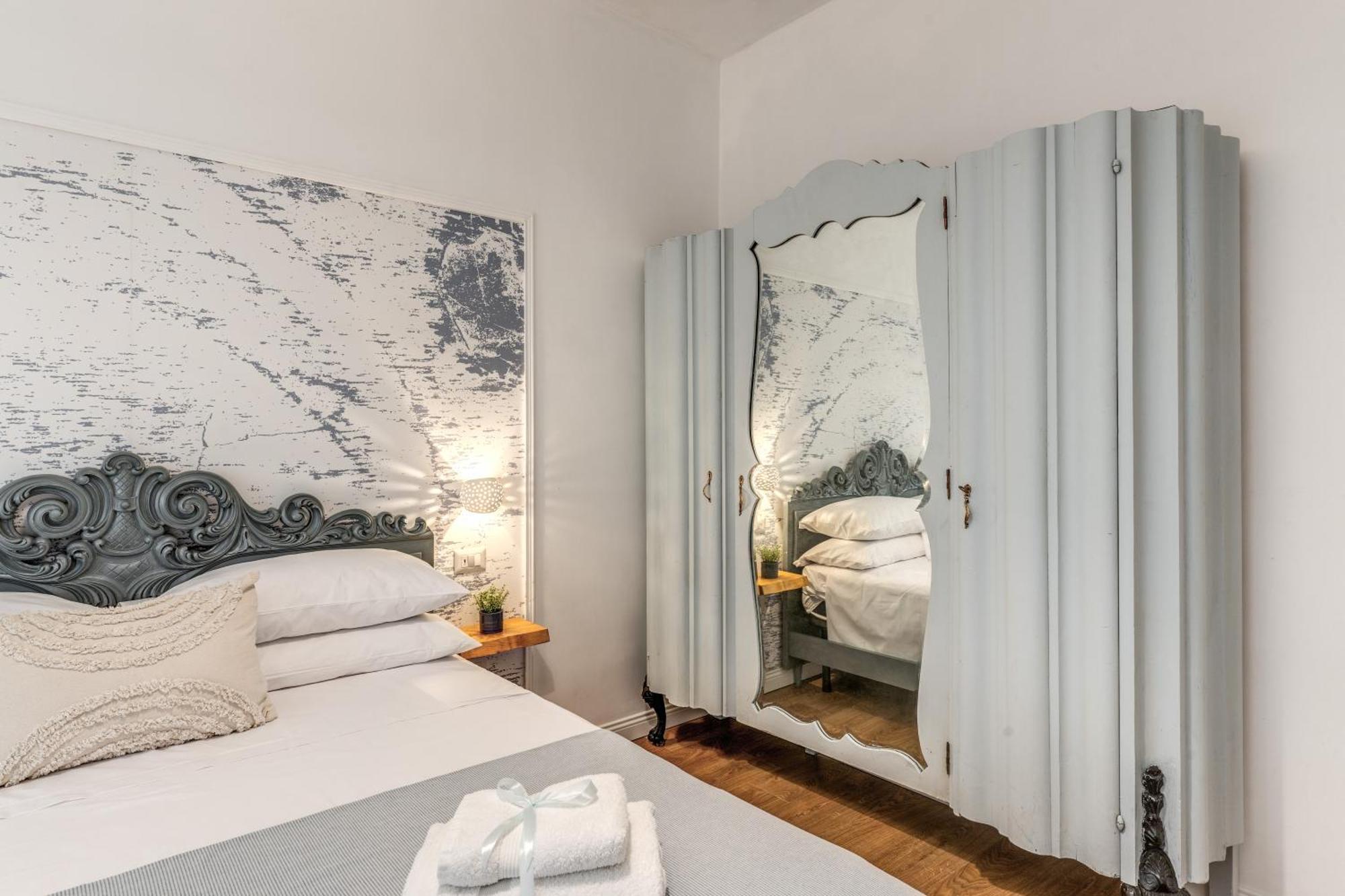 Annamaria Rooms Napoli Bagian luar foto