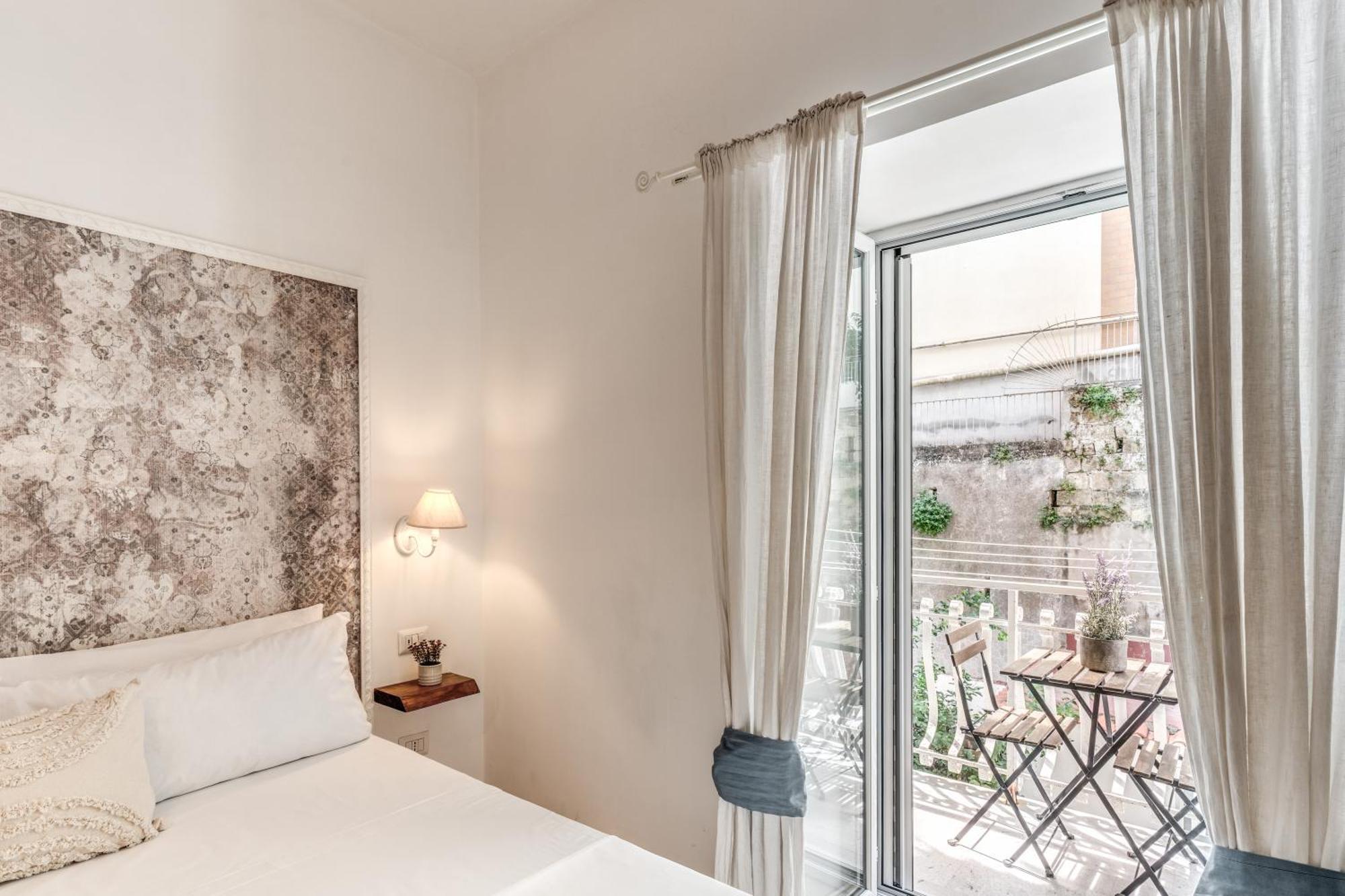 Annamaria Rooms Napoli Bagian luar foto